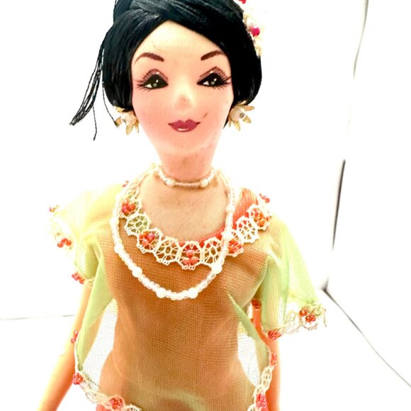Traditional Asian Doll from Angels City Philippines Vintage - Picture 1 of 5